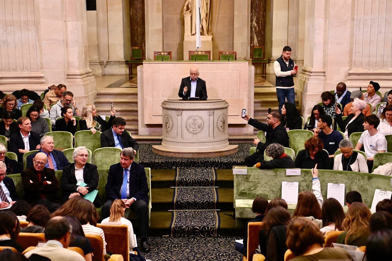Une dictée sous la coupole de l’Institut de France